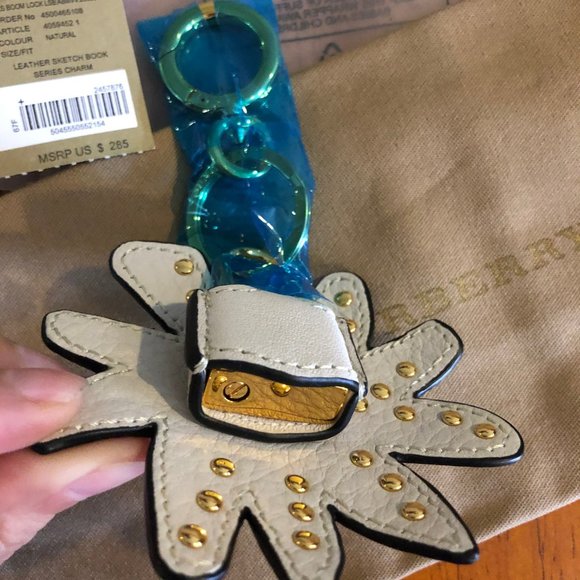 BURBERRY Leather Boom Lock Bag Charm Key Ring - Picture 4 of 6